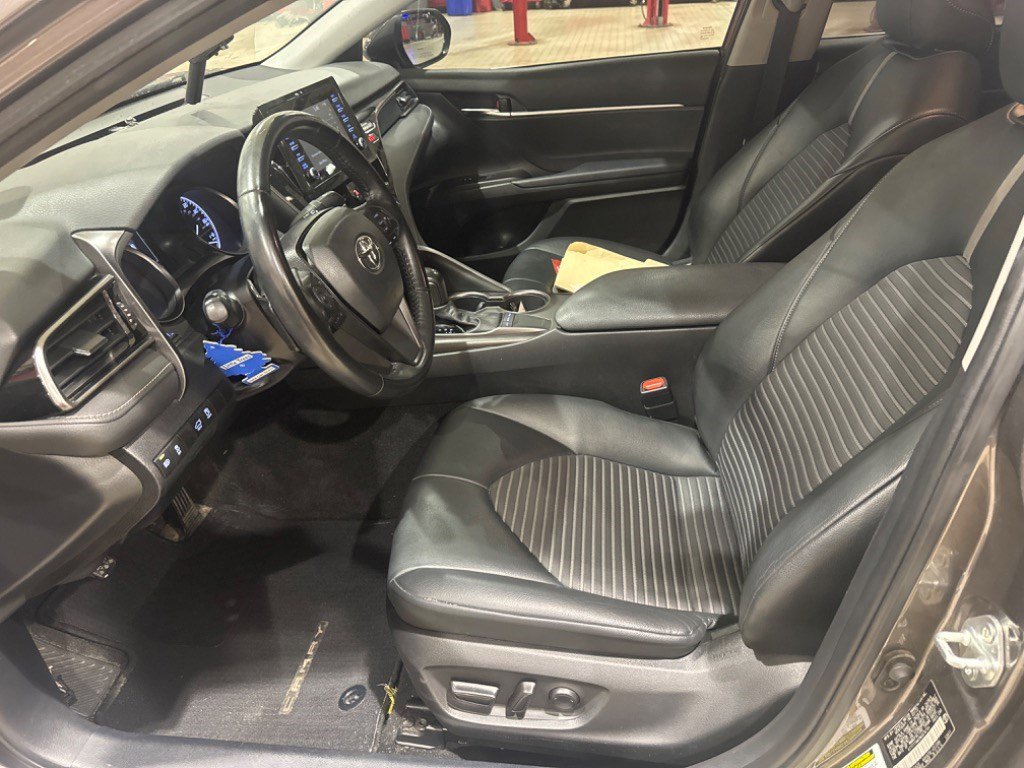 Used 2022 Toyota Camry SE w/ Convenience Package FWD image 5