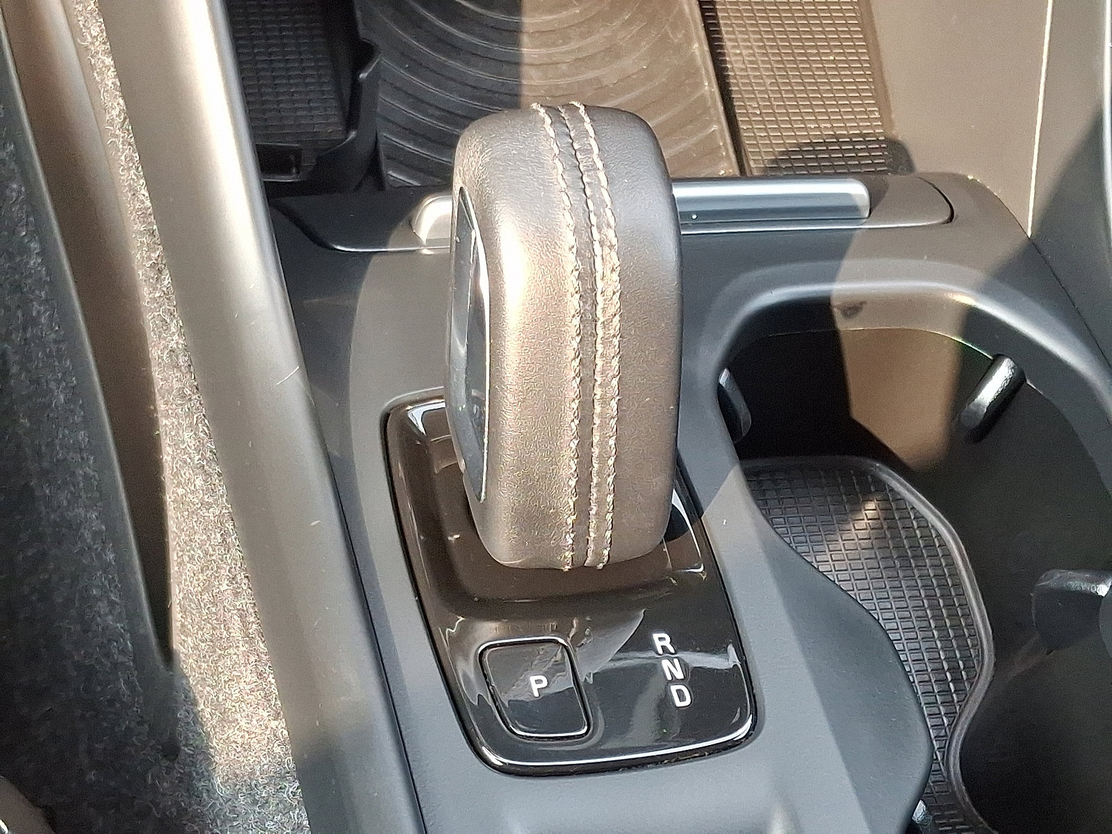 Used 2019 Volvo XC40 T5 Momentum image 15