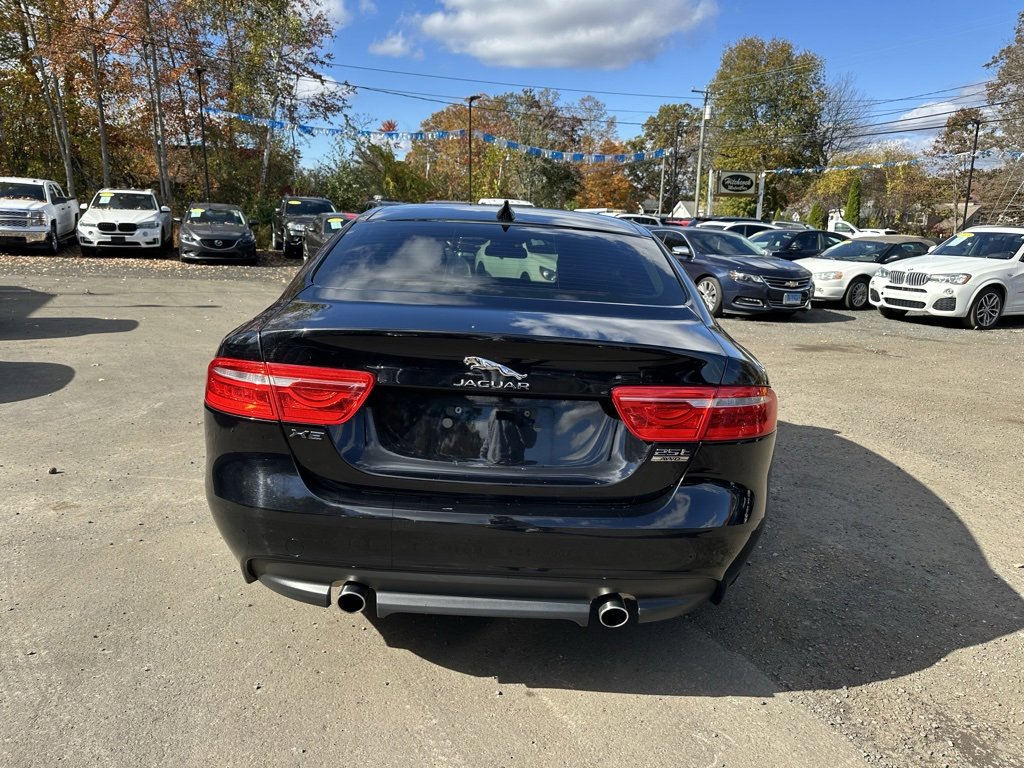 Used 2018 Jaguar XE Premium image 8