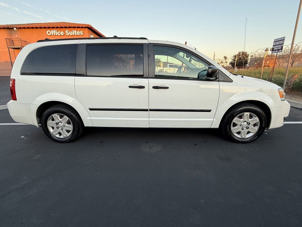 Used 2009 Dodge Grand Caravan image 8