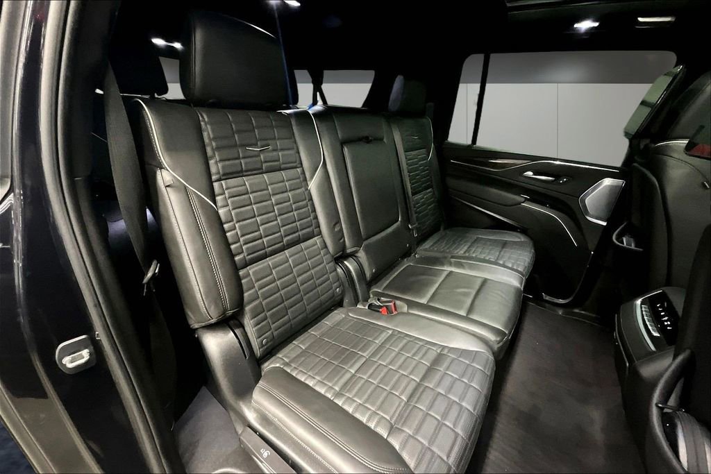 Used 2023 Cadillac Escalade ESV Premium Luxury Platinum w/ LPO, Floor Liner Package AWD/4WD image 25
