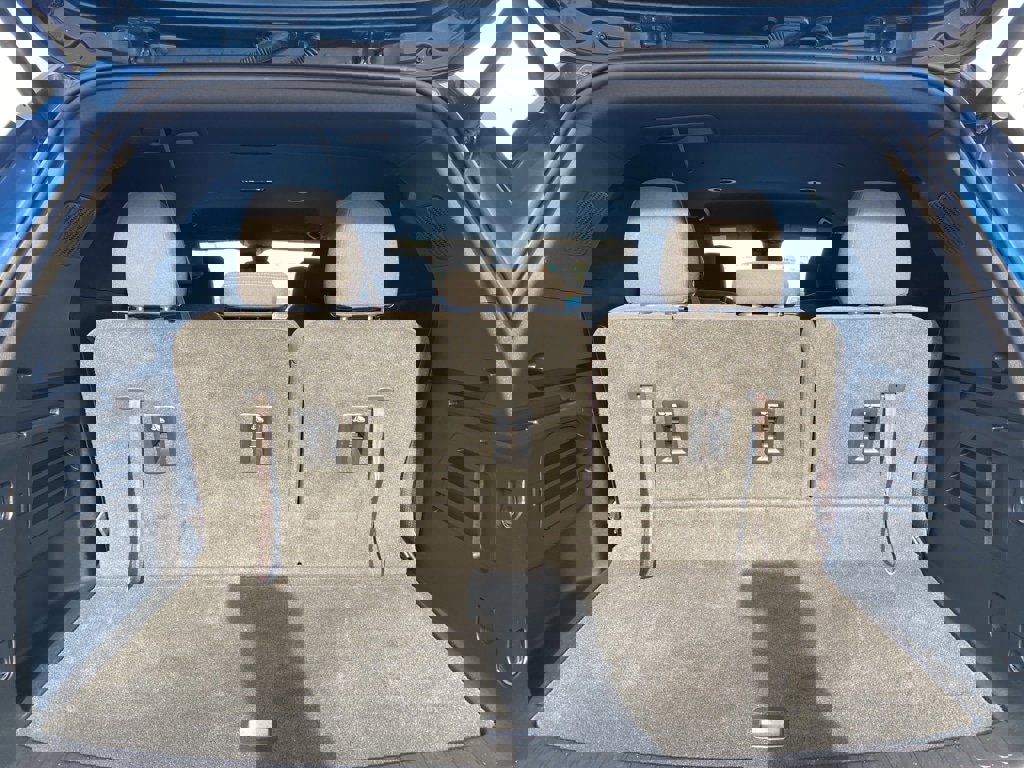 Used 2025 Chevrolet Traverse LT image 15