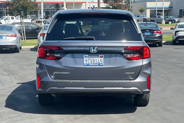 Used 2025 Honda Odyssey Touring image 5