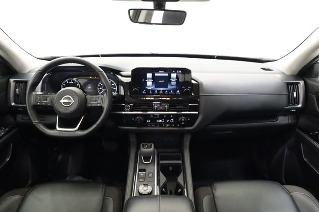 Used 2023 Nissan Pathfinder SL AWD/4WD image 14