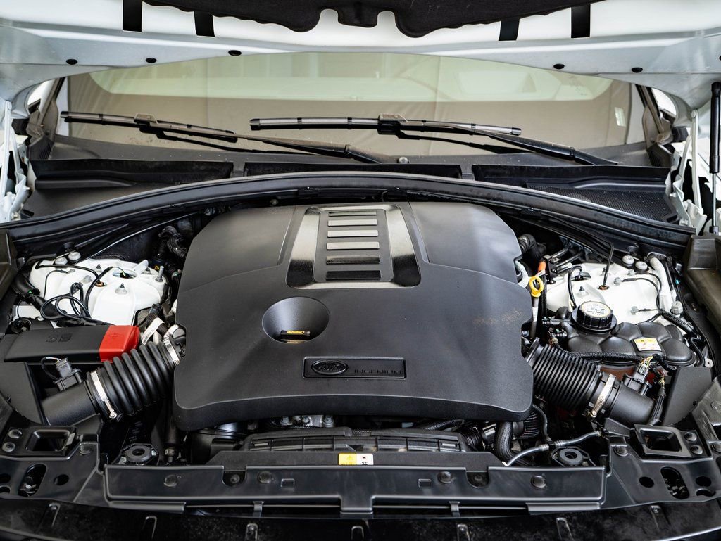 Used 2023 Land Rover Range Rover Velar R-Dynamic S image 38