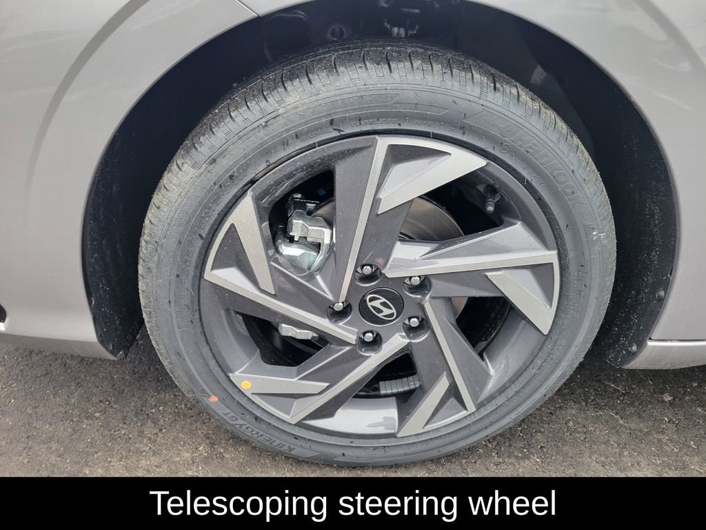 Used 2025 Hyundai Elantra Limited FWD image 10