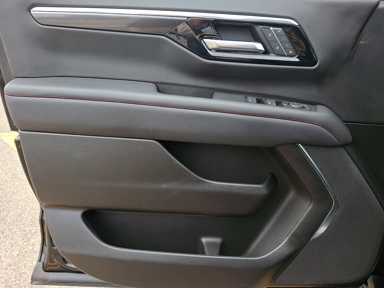 Used 2025 Chevrolet Tahoe RST w/ Sun And Tow Package image 14