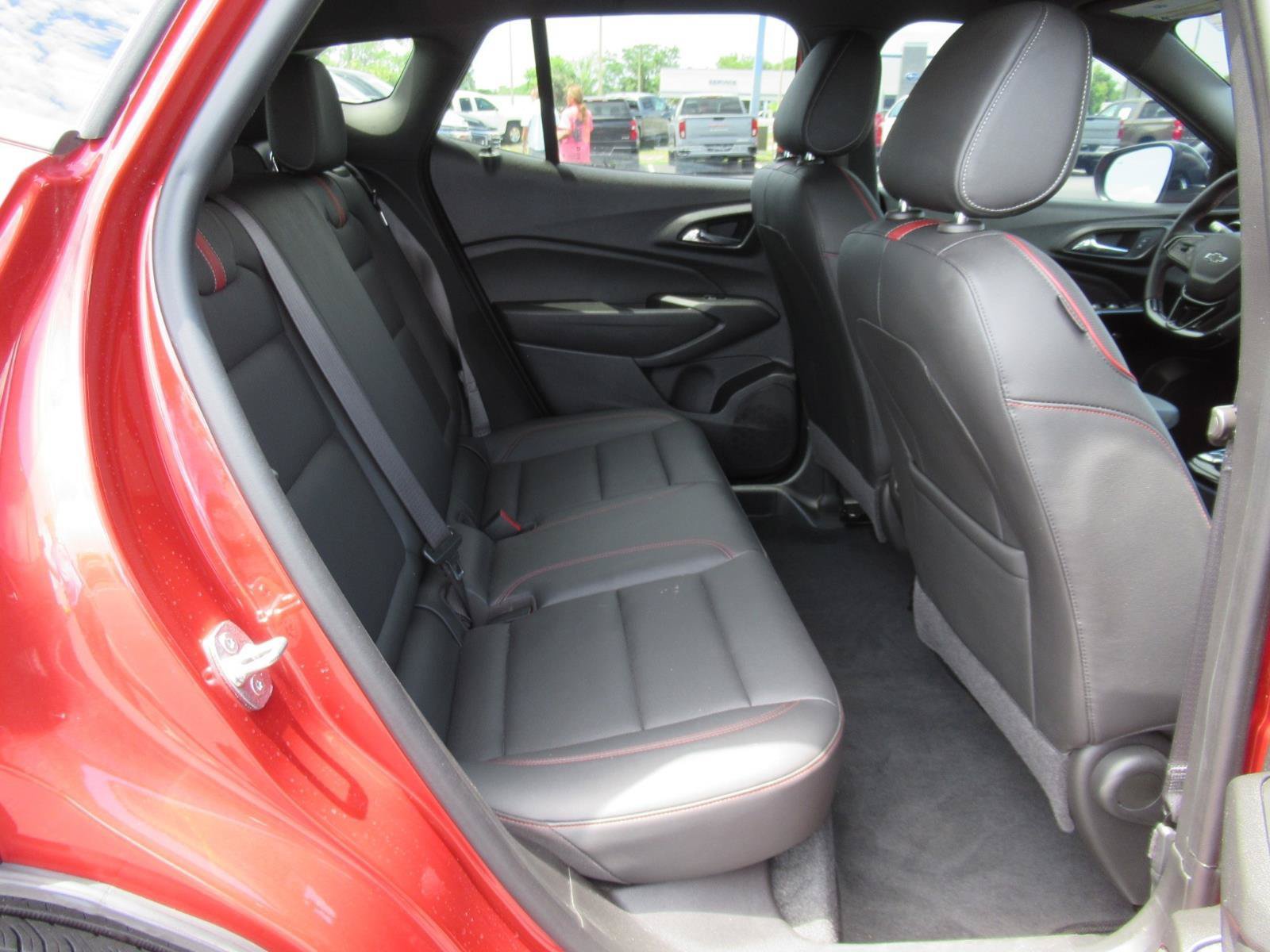 Certified 2024 Chevrolet Trax RS w/ Driver Confidence Package FWD image 31