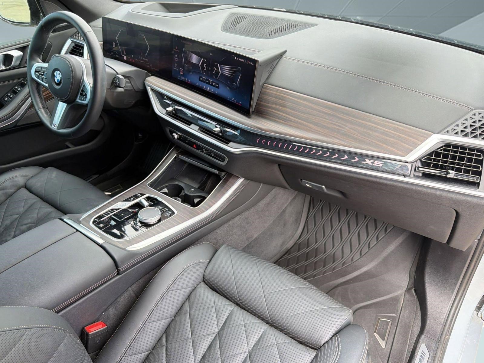 Used 2025 BMW X5 sDrive40i w/ M Sport Package image 27