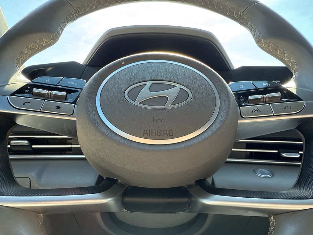 Certified 2025 Hyundai Elantra Sport FWD image 29