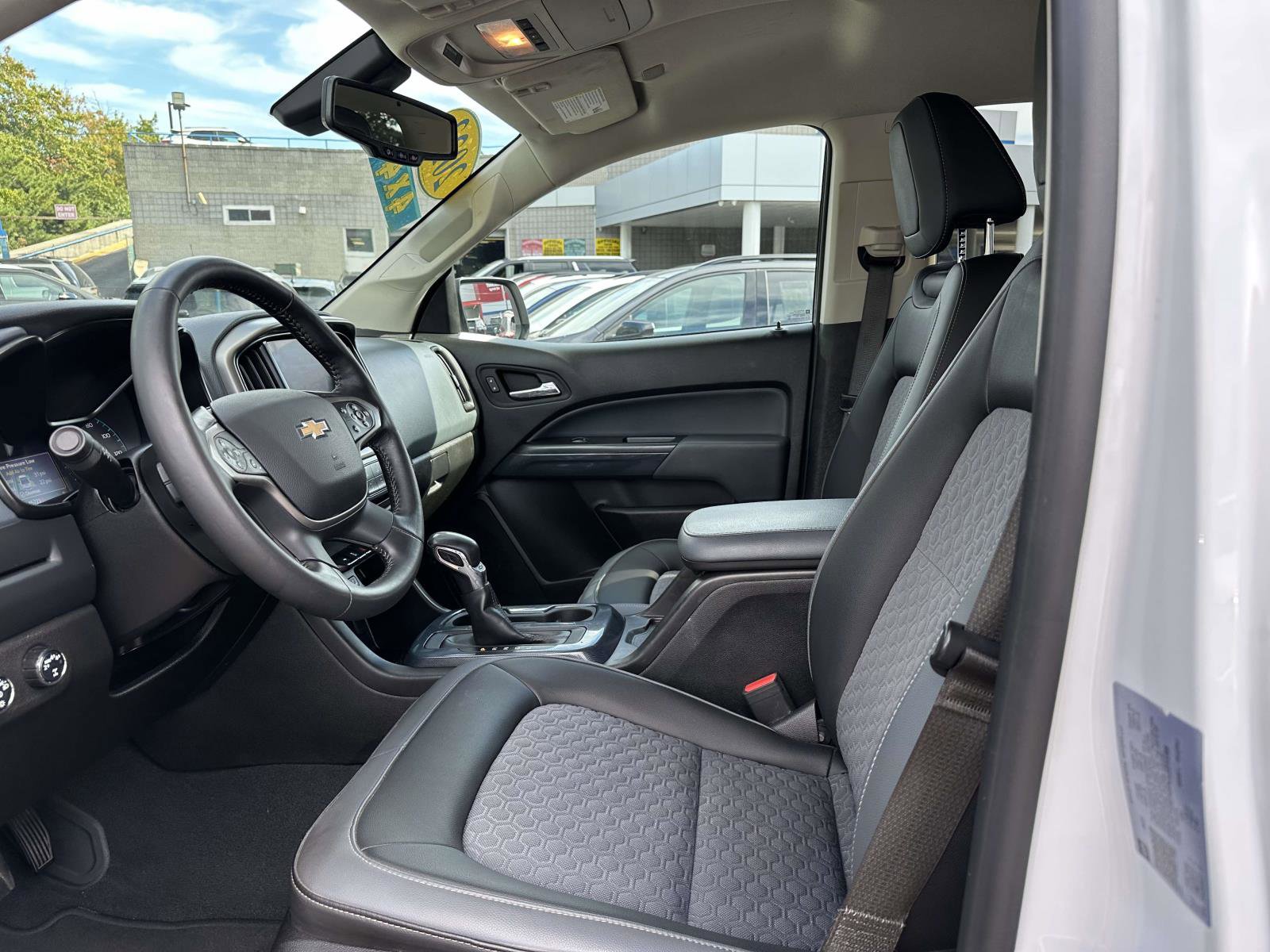 Used 2022 Chevrolet Colorado Z71 image 16