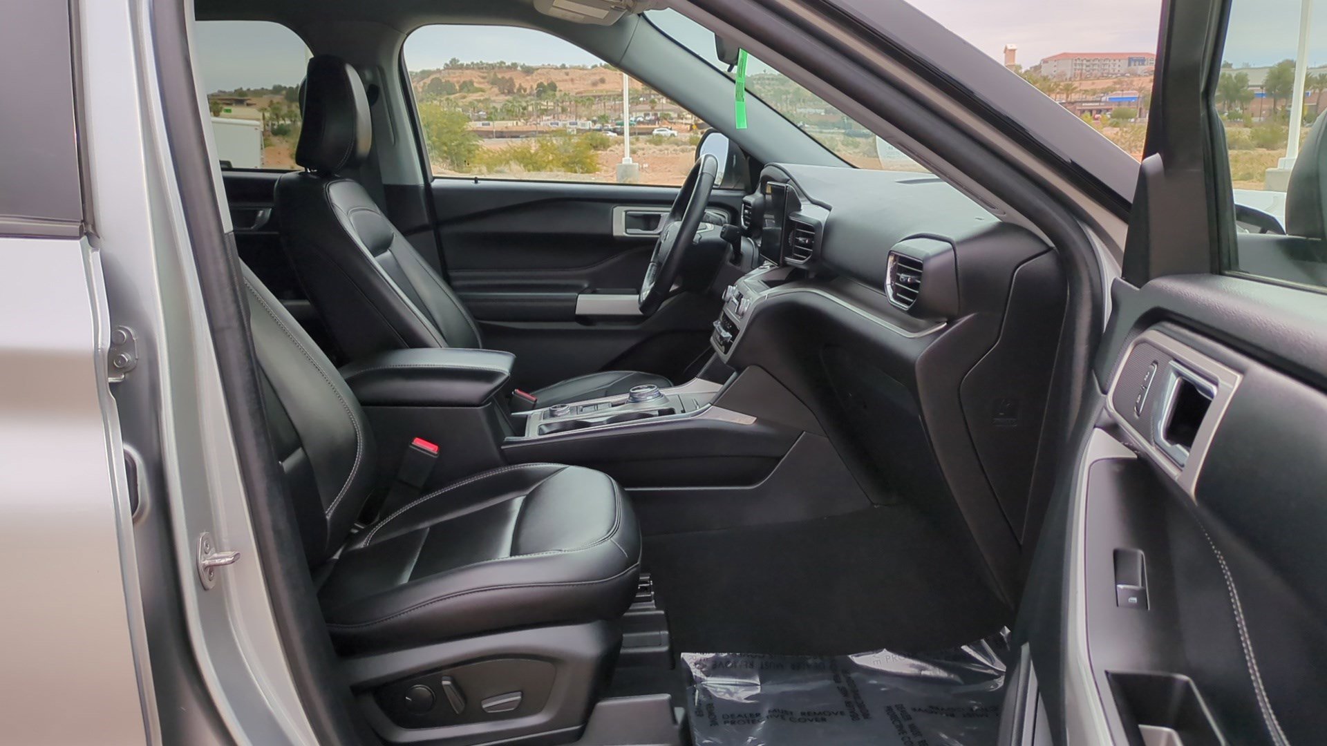 Used 2022 Ford Explorer XLT w/ Equipment Group 202A image 30