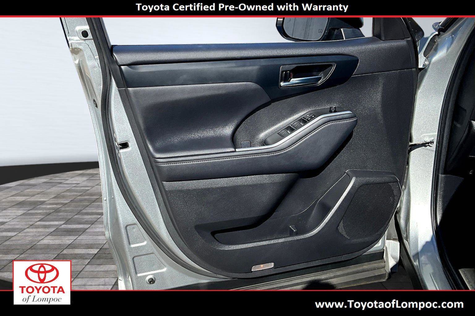 Used 2024 Toyota Highlander XLE image 23