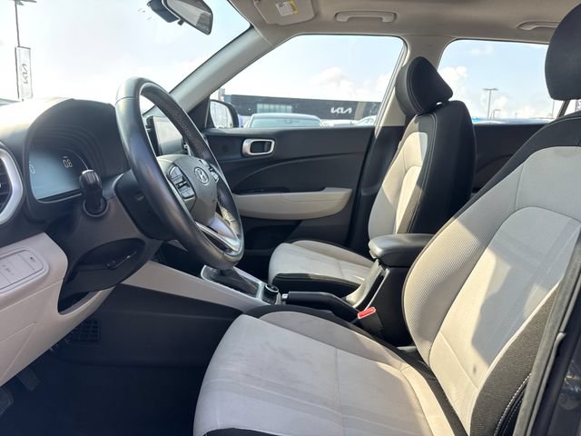 Used 2024 Hyundai Venue SEL FWD image 11
