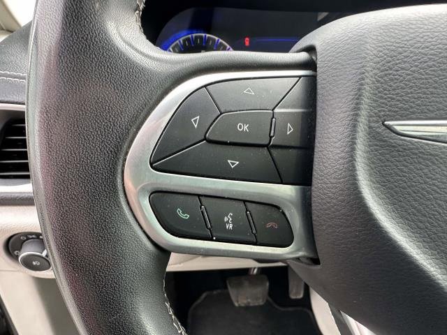 Used 2023 Chrysler Pacifica Limited image 12