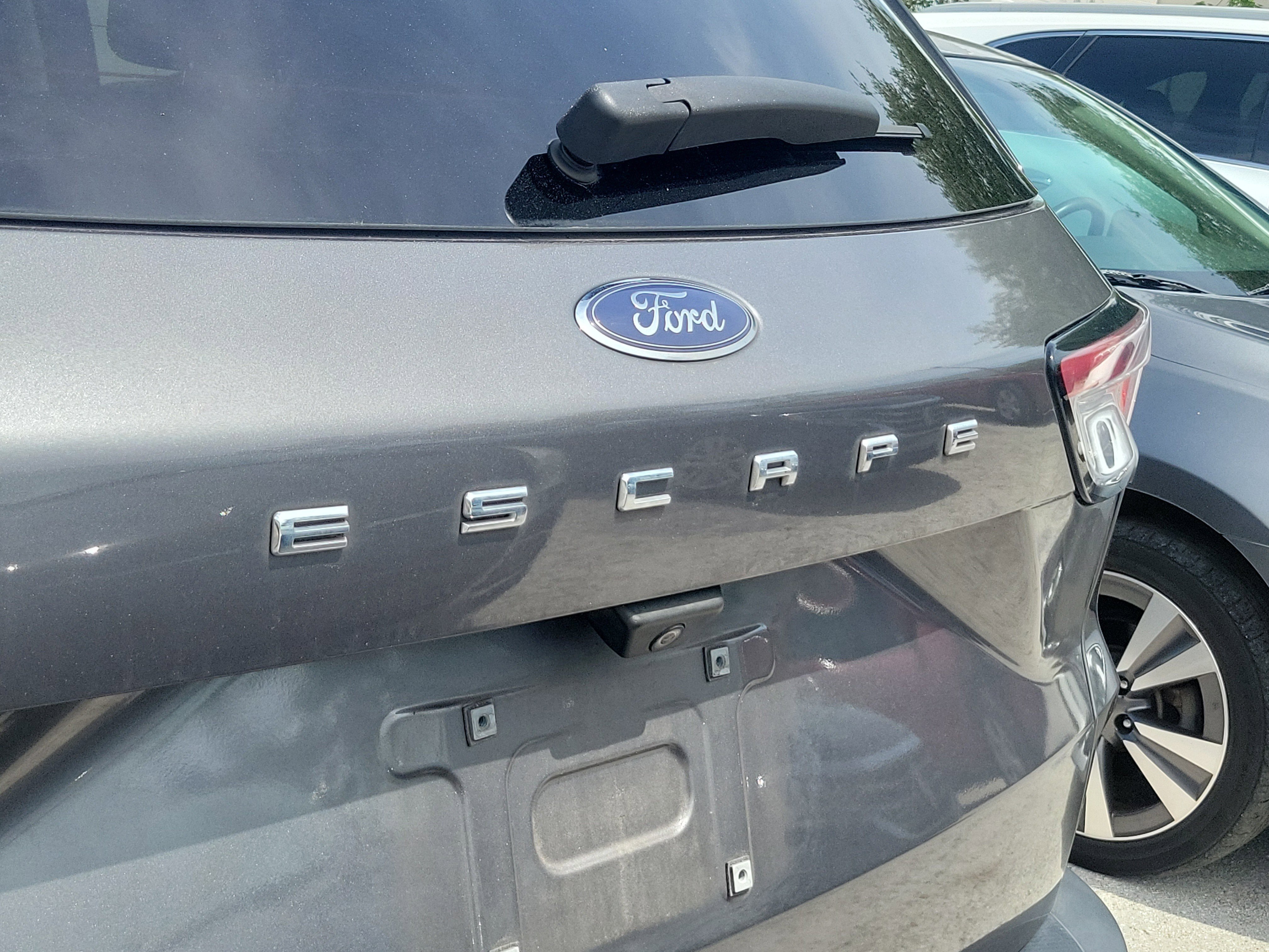 Used 2022 Ford Escape SE w/ SE Sport Appearance Package FWD image 9