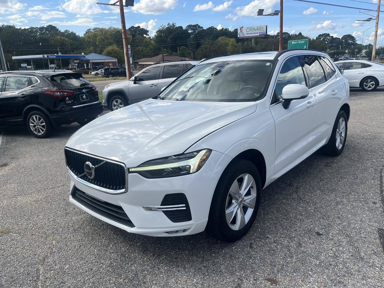 Used 2022 Volvo XC60 B5 Momentum AWD/4WD image 8
