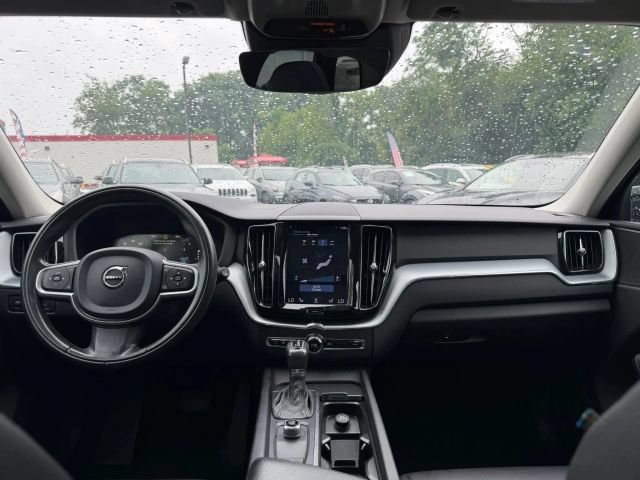 Used 2018 Volvo XC60 T5 Momentum w/ Vision Package AWD/4WD image 15