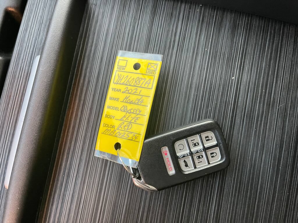 Used 2021 Honda Odyssey Elite image 4