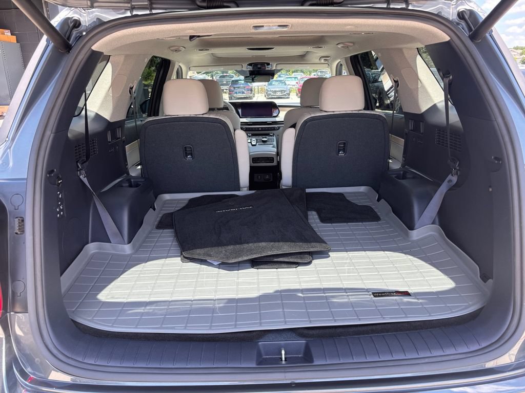 Used 2024 Hyundai Palisade Limited FWD image 17