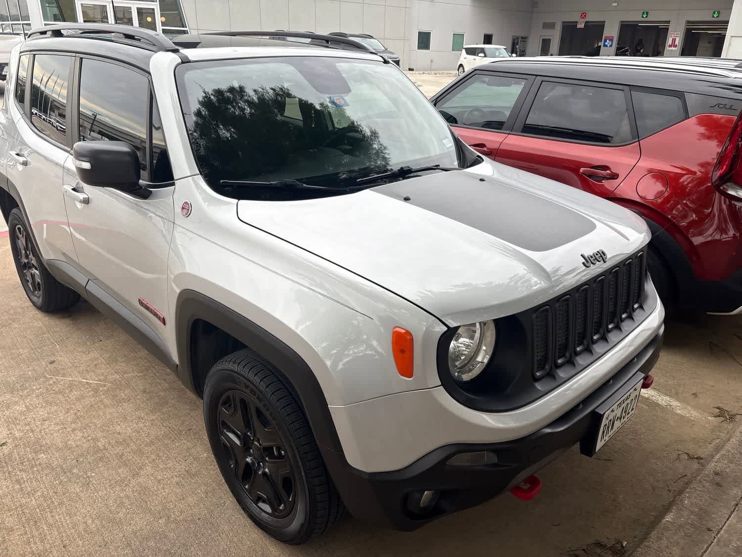 Used 2018 Jeep Renegade Trailhawk AWD/4WD image 2