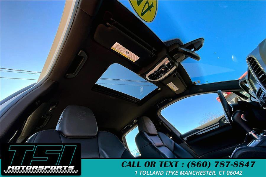 Used 2014 Porsche Cayenne Platinum Edition image 22
