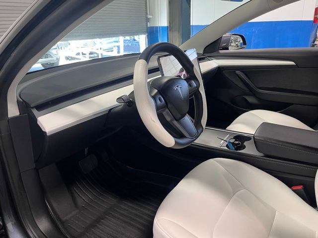 Used 2023 Tesla Model 3 Standard Range image 22