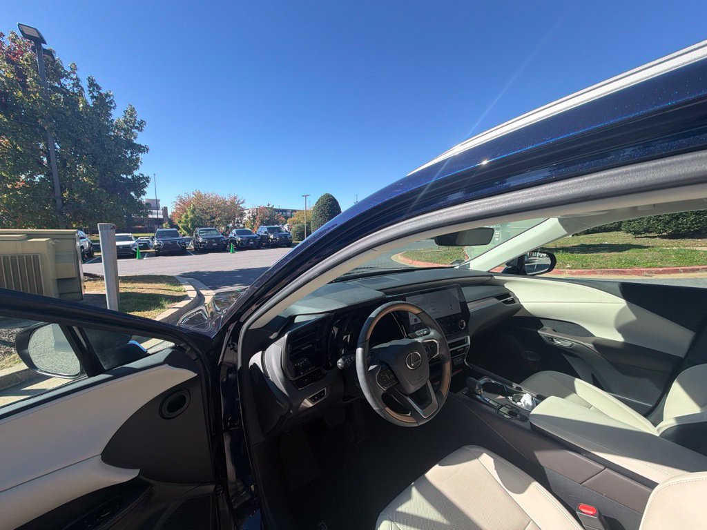 Used 2024 Lexus RX 350 Premium w/ Kick Sensor & Tow Package AWD/4WD image 21