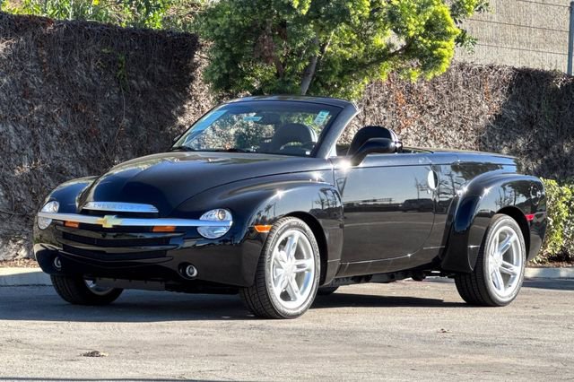 Used 2004 Chevrolet SSR w/ Preferred Equipment Group image 8