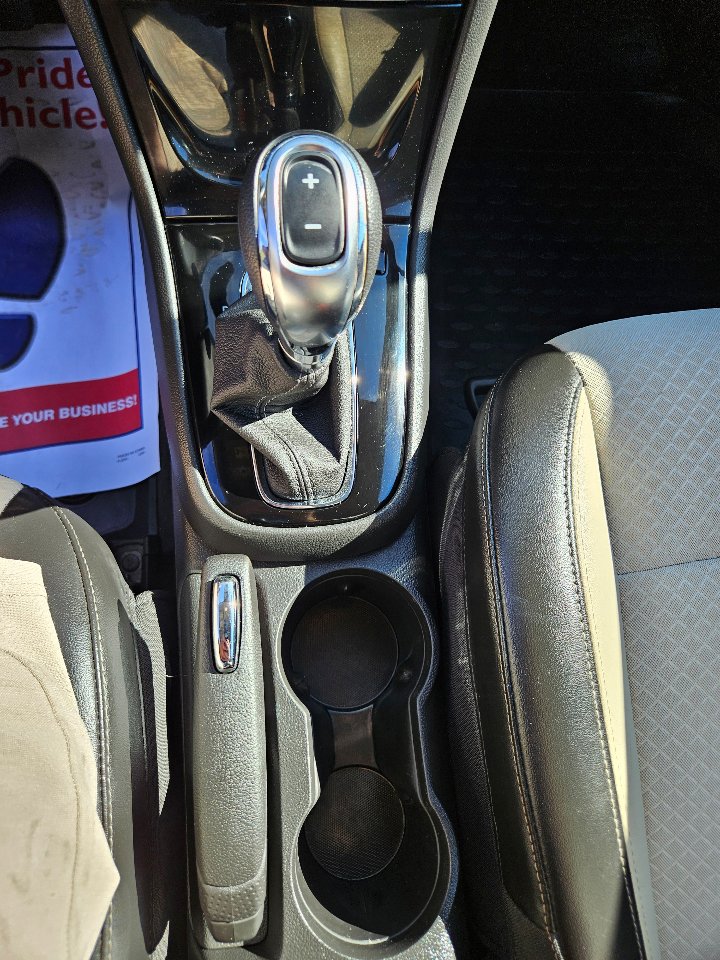 Used 2020 Buick Encore Preferred image 22