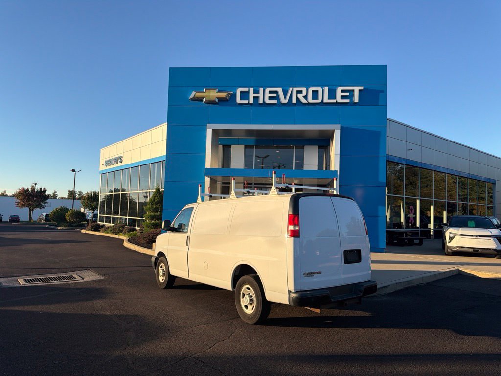 Used 2018 Chevrolet Express 2500 RWD image 6