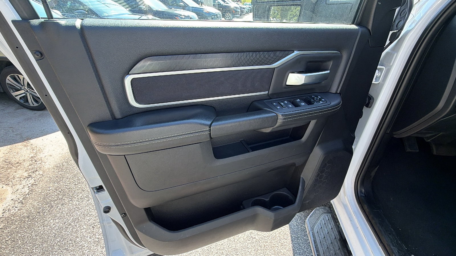 Used 2025 RAM 2500 Big Horn AWD/4WD image 14
