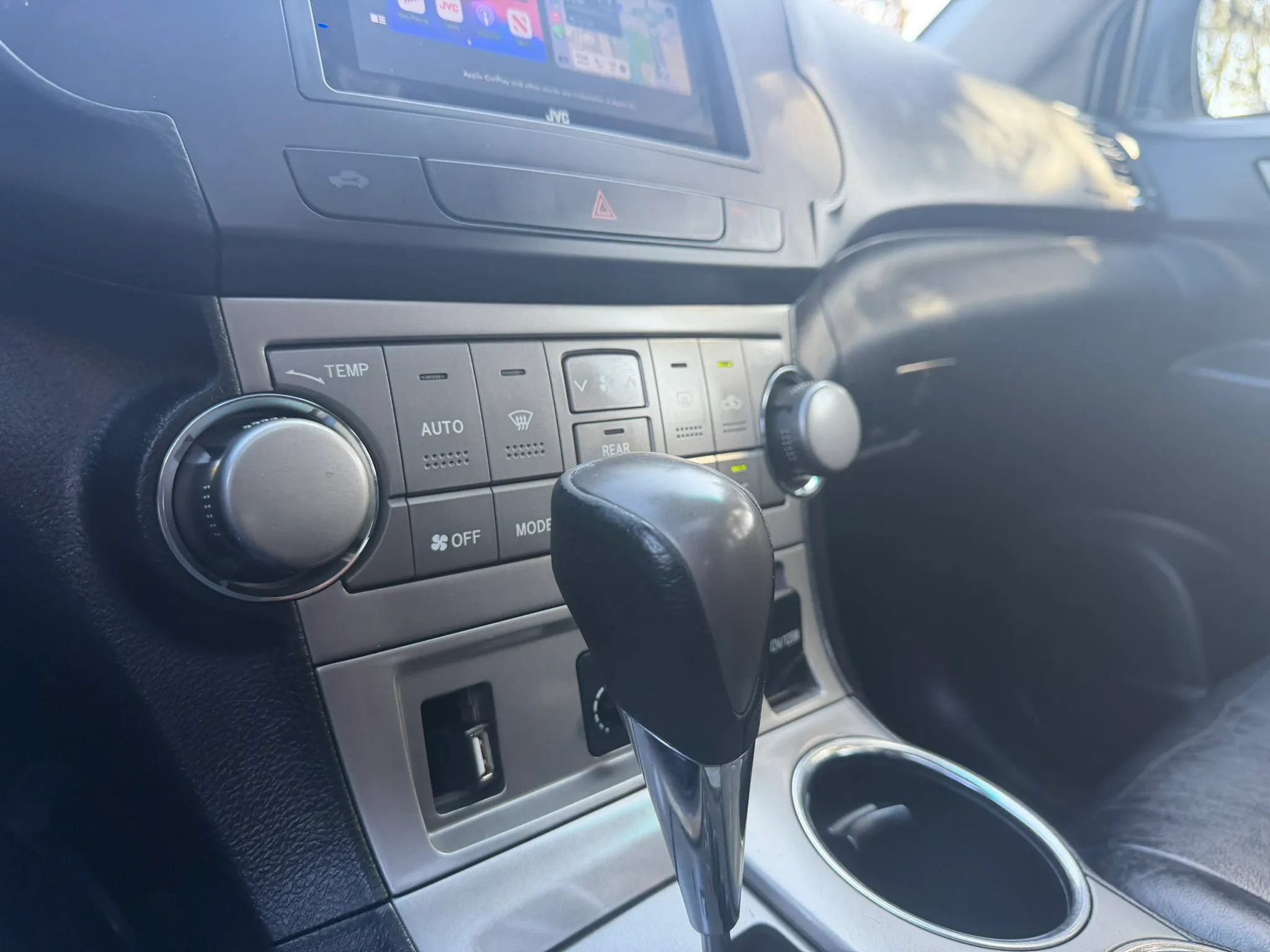 Used 2010 Toyota Highlander SE AWD/4WD image 30