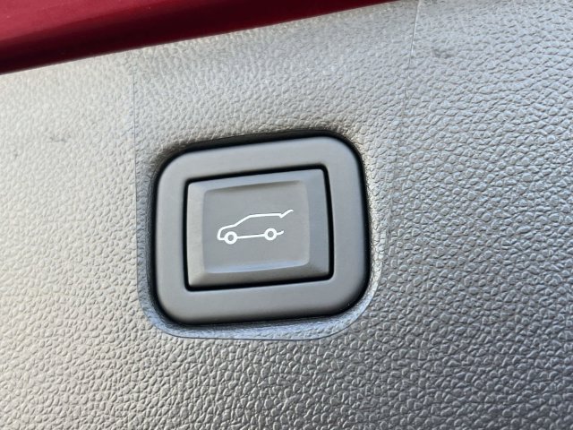 Used 2025 Chevrolet Blazer Premier w/ Driver Confidence II Package FWD image 13