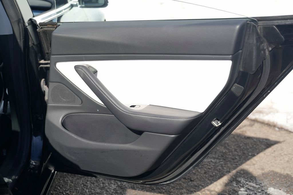 Used 2018 Tesla Model 3 Performance image 29