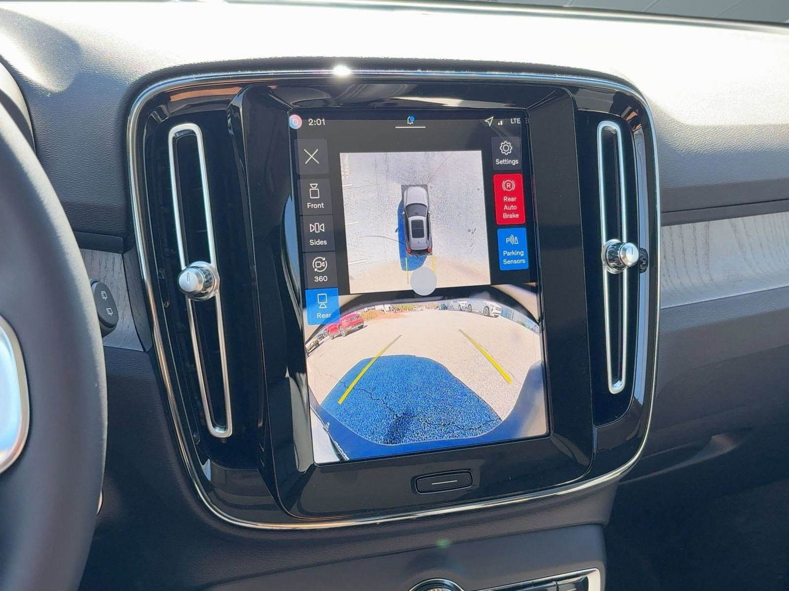 New 2026 Volvo XC40 B5 Plus w/ Climate Package image 23