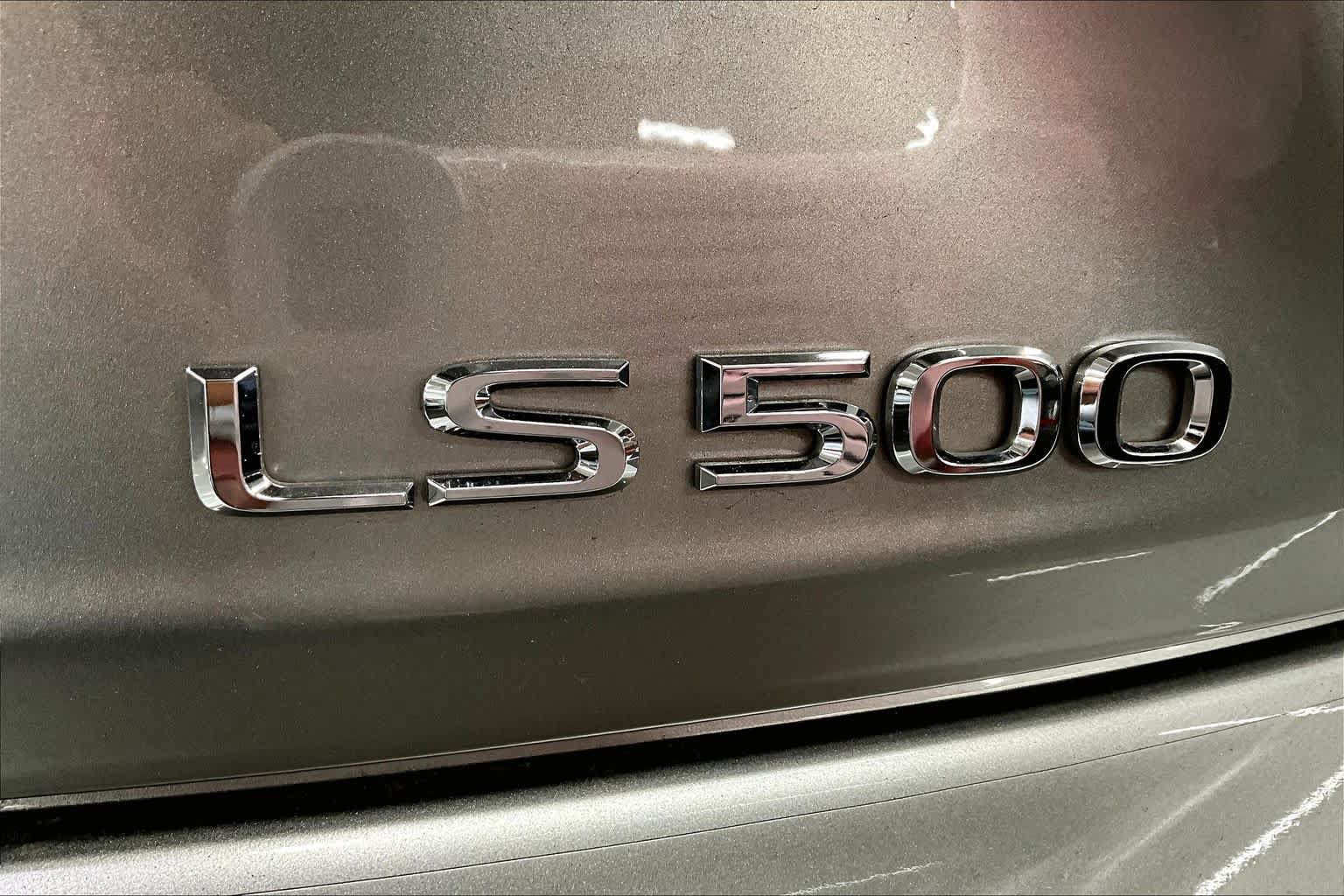 Used 2018 Lexus LS 500 F Sport w/ Accessory Package (Z2) RWD image 9