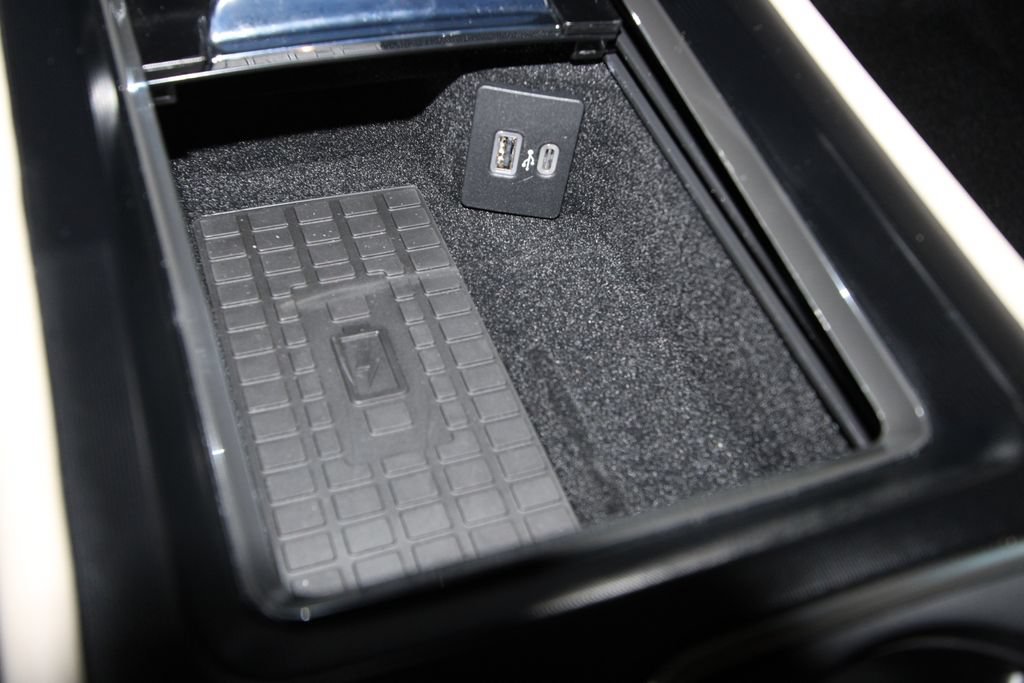 Used 2025 Lincoln Corsair AWD w/ Equipment Group 101A image 18