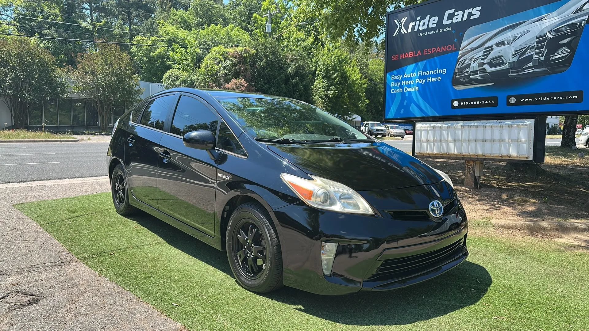 Used 2014 Toyota Prius Four w/ Solar Roof Package FWD image 1