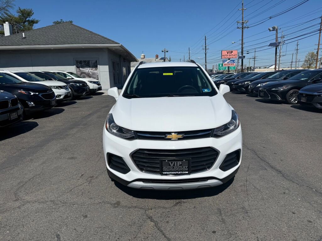 Used 2018 Chevrolet Trax LT w/ LT Convenience Package image 2