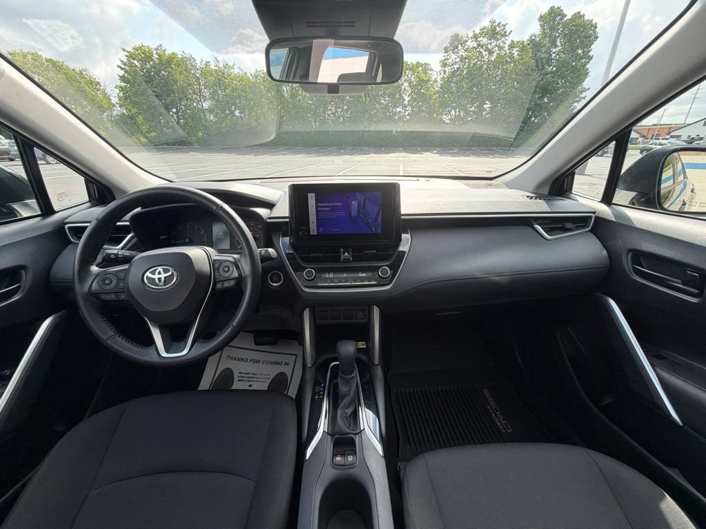 Used 2023 Toyota Corolla Cross LE w/ Moonroof Package AWD/4WD image 12