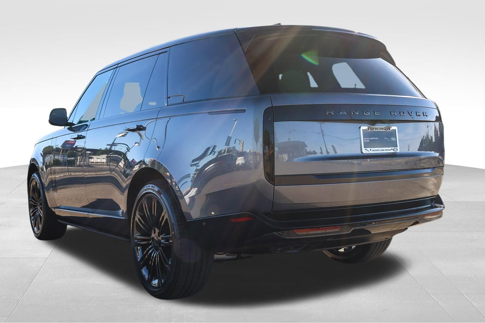 New 2026 Land Rover Range Rover Long Wheelbase SE image 7