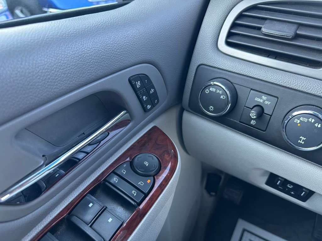 Used 2013 Chevrolet Silverado 1500 LTZ w/ LTZ Plus Package AWD/4WD image 18