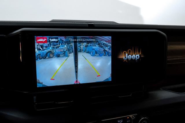 Used 2025 Jeep Gladiator Rubicon w/ Safety Group AWD/4WD image 77