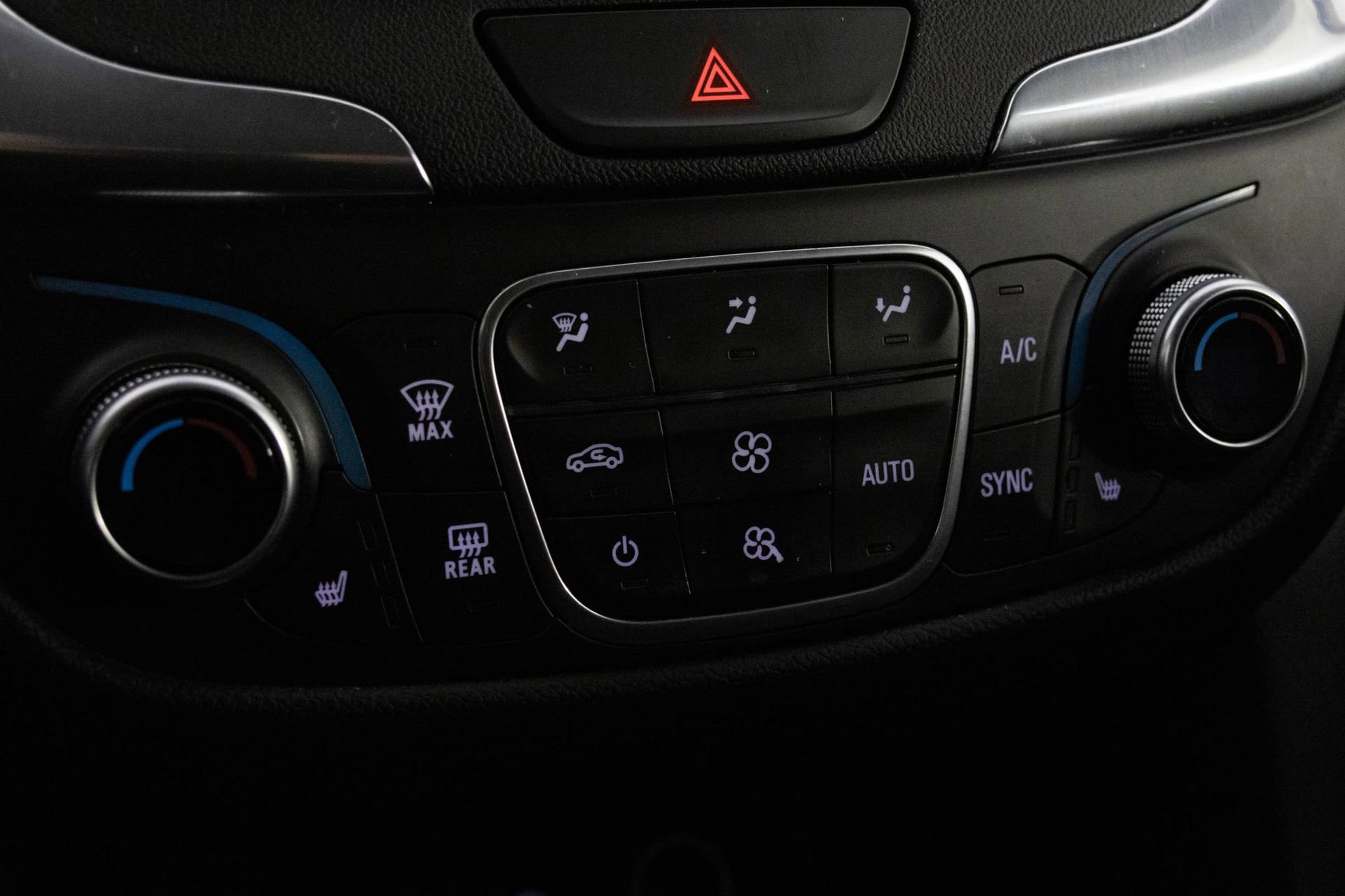 Used 2019 Chevrolet Equinox LT FWD image 23