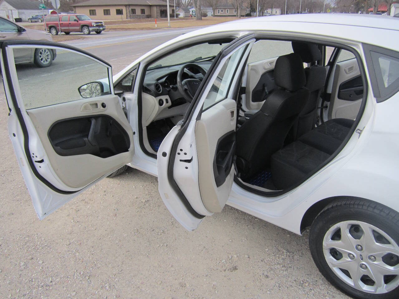 Used 2013 Ford Fiesta S FWD image 9