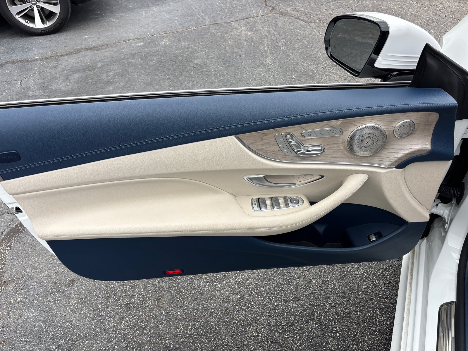 Used 2023 Mercedes-Benz E 450 4MATIC Cabriolet image 11