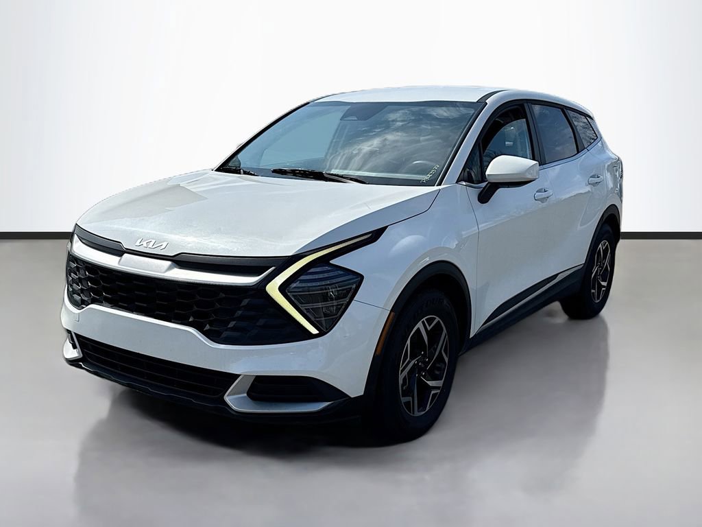 Used 2024 Kia Sportage LX image 3