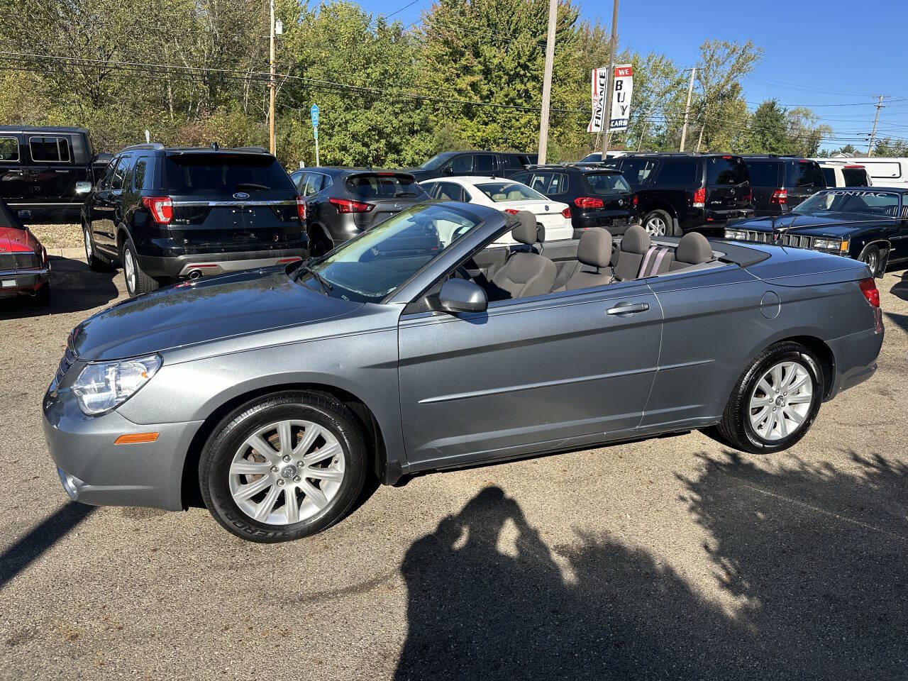 Used 2010 Chrysler Sebring Touring image 3