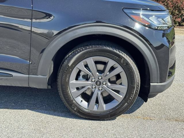 Used 2026 Ford Explorer Active w/ Active Comfort Package AWD/4WD image 8